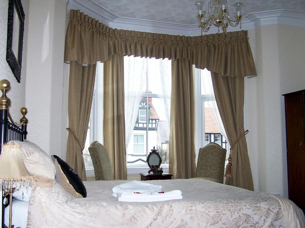 The Carmen Guesthouse (Adults Only) Llandudno Habitación foto